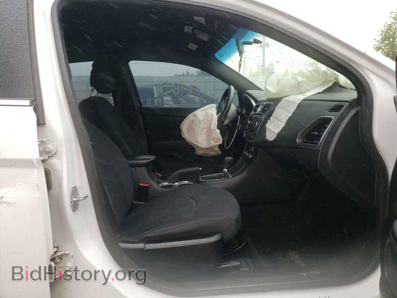 2013 CHRYSLER 200 - VIN: 1C3CCBAB4DN670910 - Photo 5