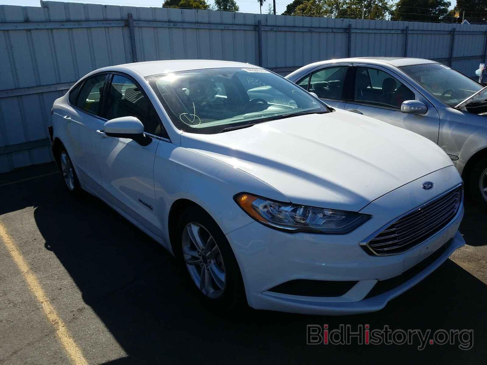 Photo 3FA6P0LUXJR269926 - FORD FUSION 2018