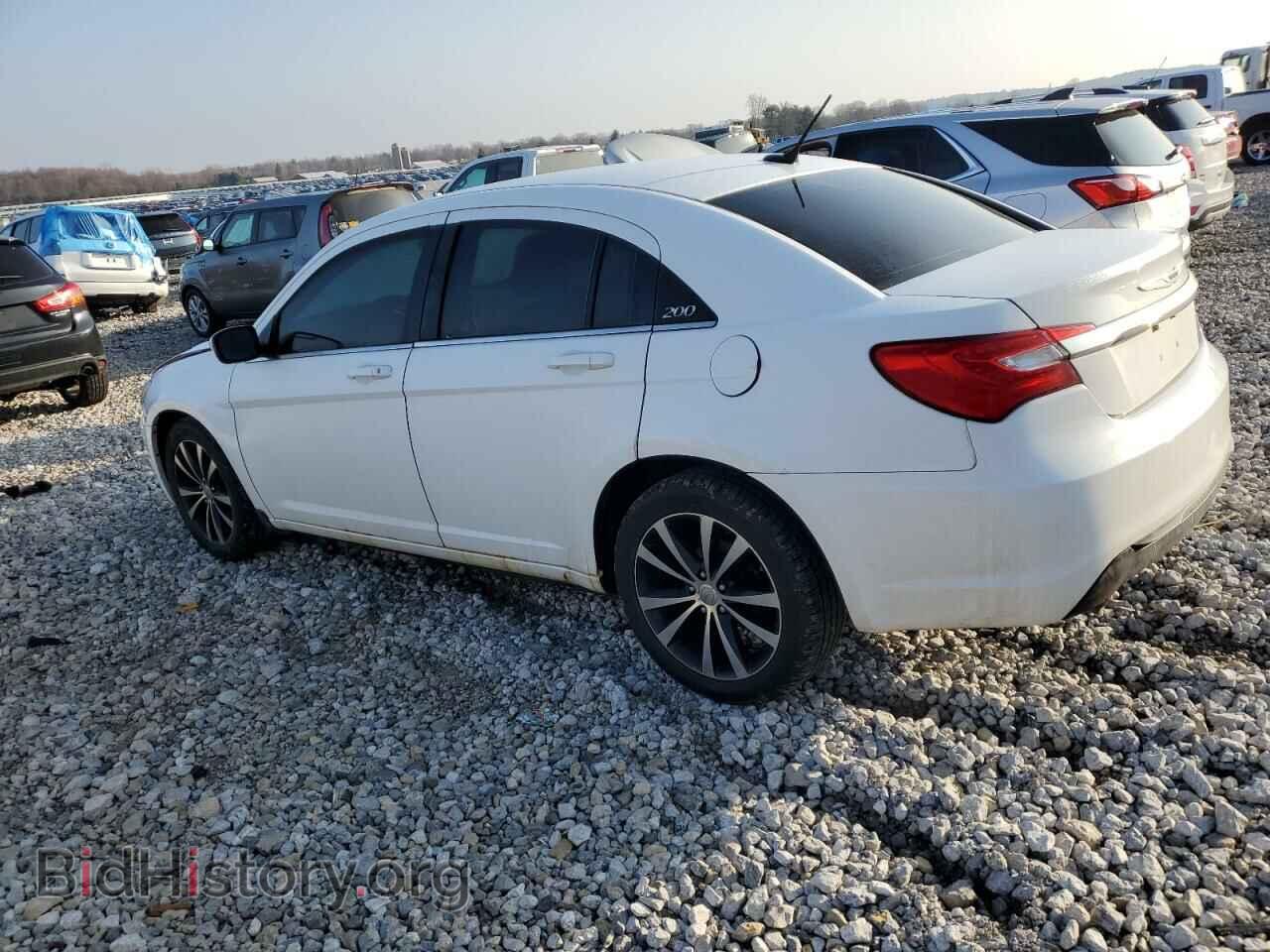 2013 CHRYSLER 200 - VIN: 1C3CCBBG1DN716784 - Фото 2