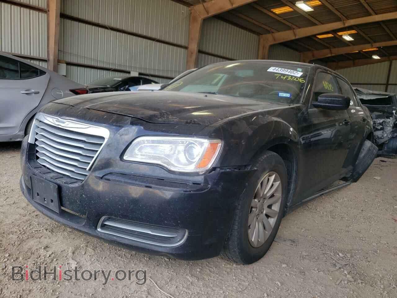 2013 CHRYSLER 300 - VIN: 2C3CCAAG2DH743206 - Фото 2