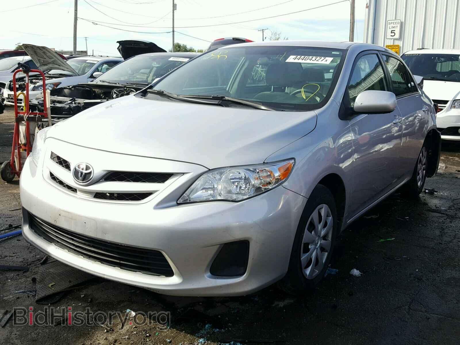 2011 TOYOTA COROLLA - VIN: 2T1BU4EE2BC744913 - Фото 2