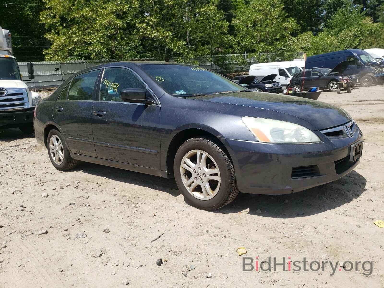 Photo 1HGCM56347A001075 - HONDA ACCORD 2007