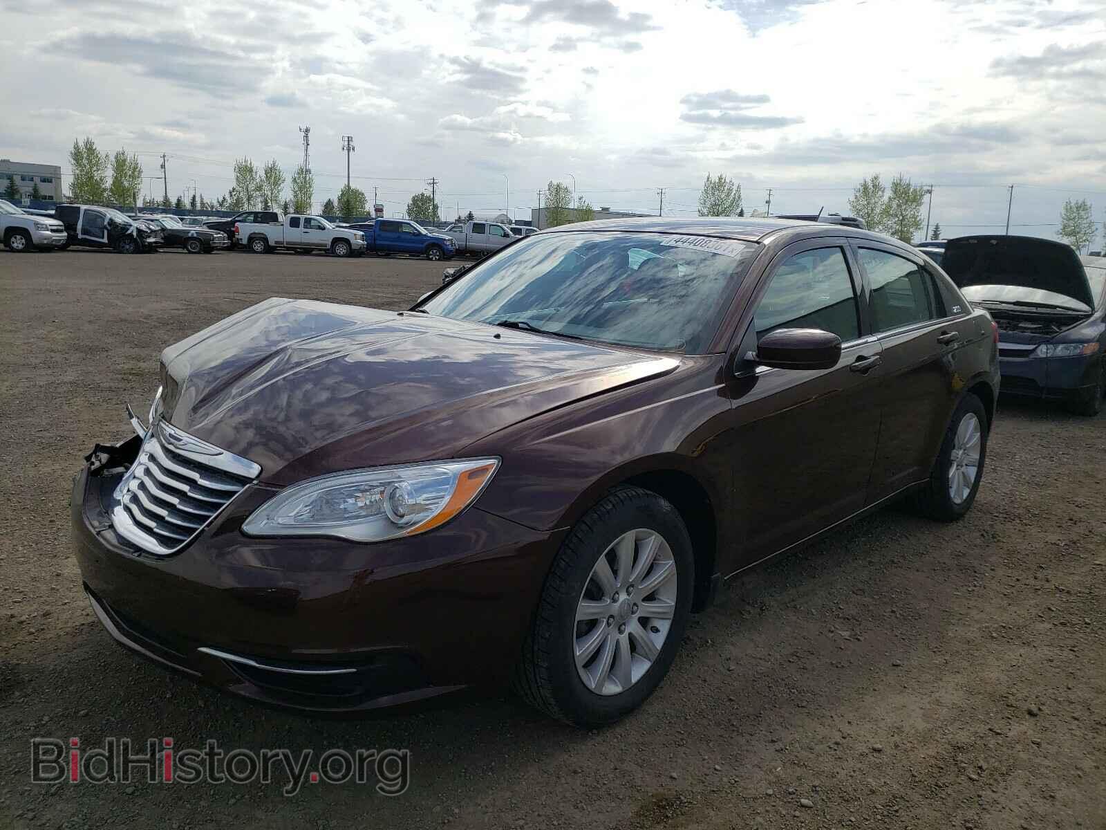 2012 CHRYSLER 200 - VIN: 1C3CCBAB0CN202557 - Фото 2