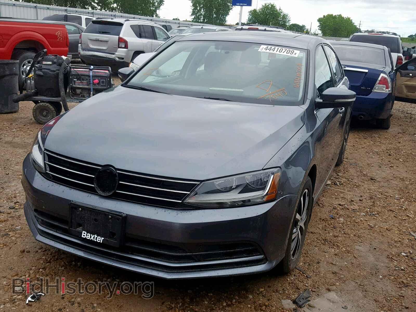 2017 VOLKSWAGEN JETTA - VIN: 3VWDB7AJ0HM367840 - Photo 2