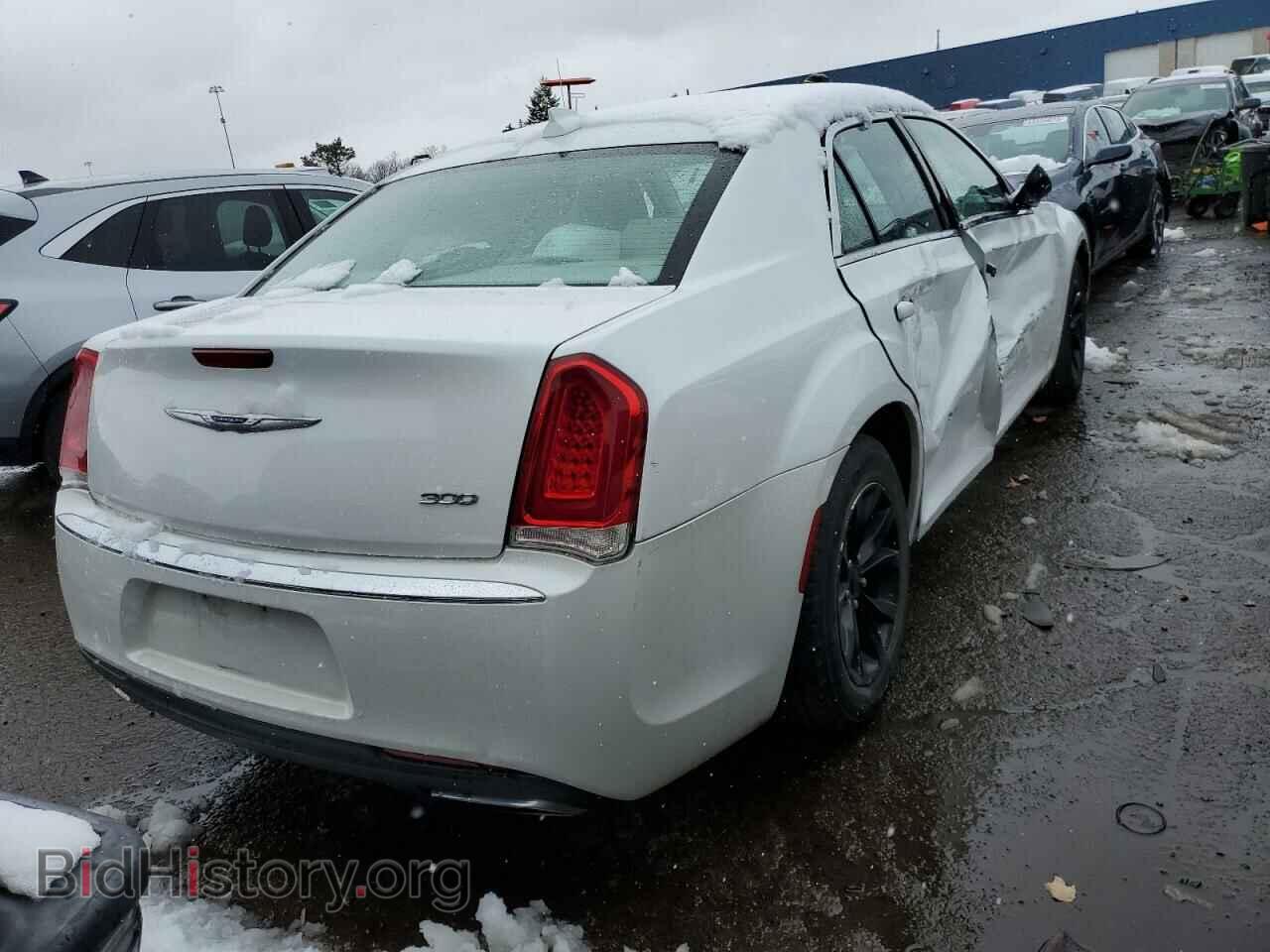 2015 CHRYSLER 300 - VIN: 2C3CCAAGXFH735888 - Фото 3
