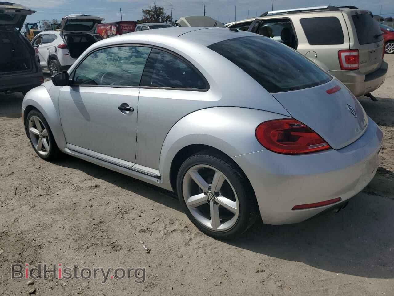 2014 VOLKSWAGEN BEETLE - VIN: 3VWF17AT0EM636976 - Фото 2