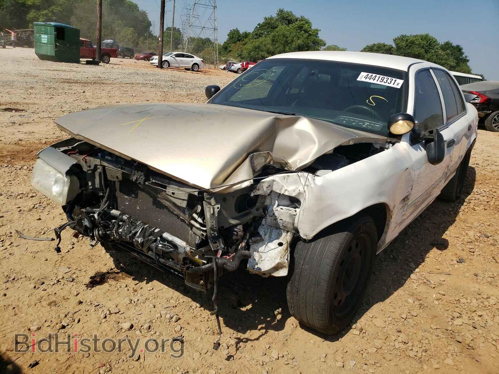 2011 FORD CROWN VIC - VIN: 2FABP7BV4BX157188 - Фото 2