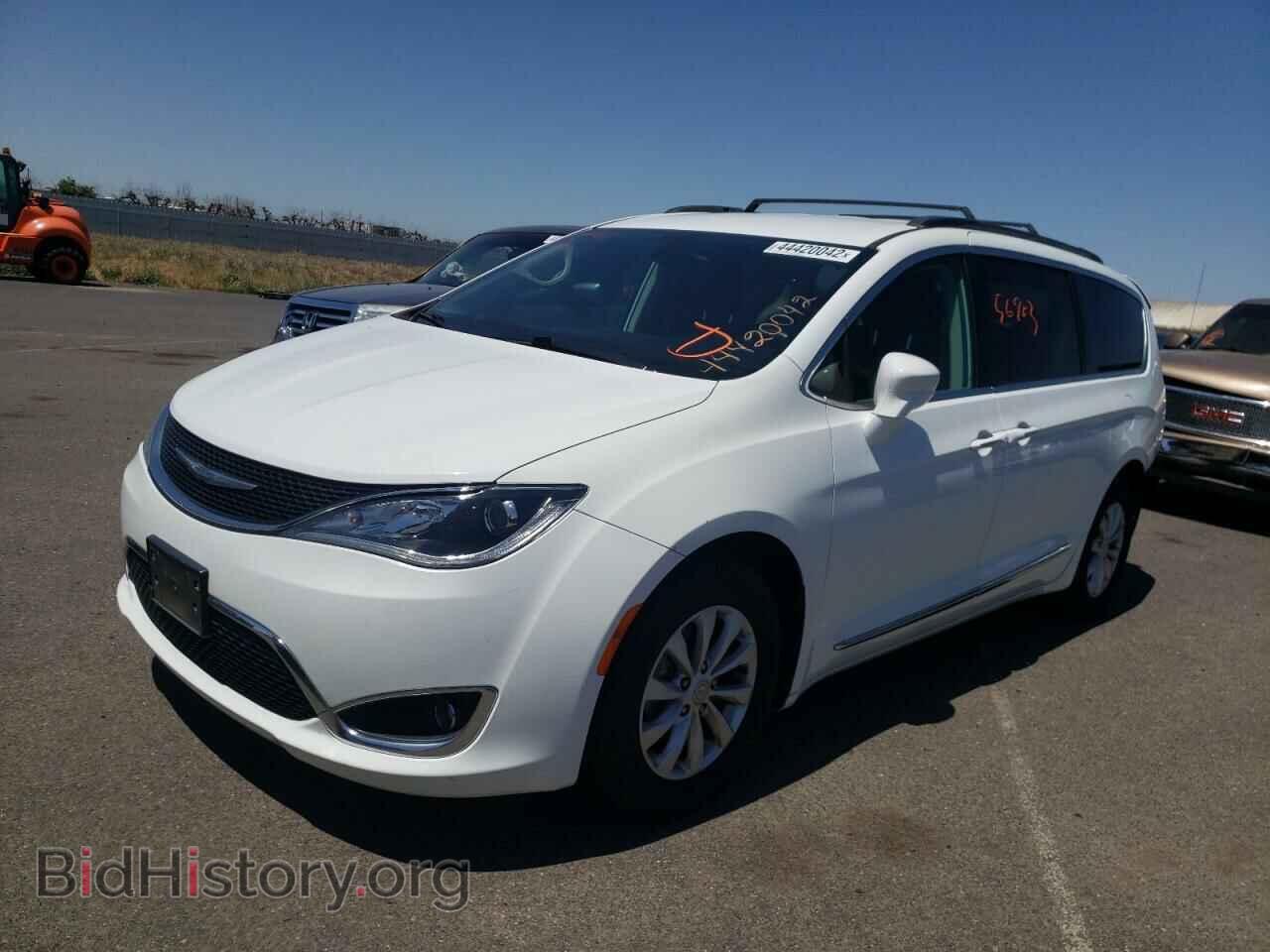 2017 CHRYSLER PACIFICA - VIN: 2C4RC1BG3HR591179 - Photo 2