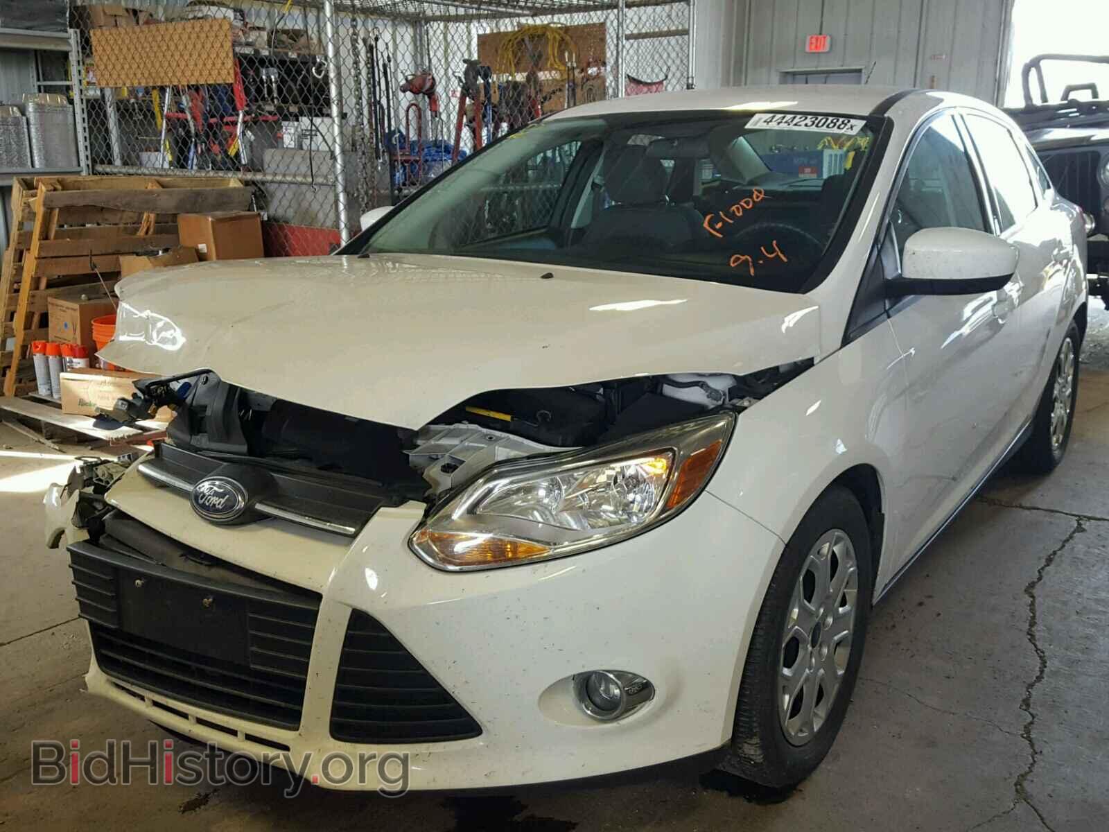 2012 Ford FOCUS (VIN 1FAHP3F23CL330409) — фото 2 из 10