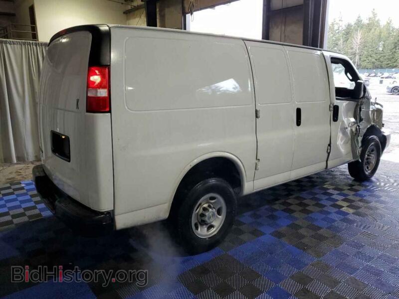 2024 Chevrolet EXPRESS (VIN 1GCWGAFP9R1237366) — фото 3 из 13