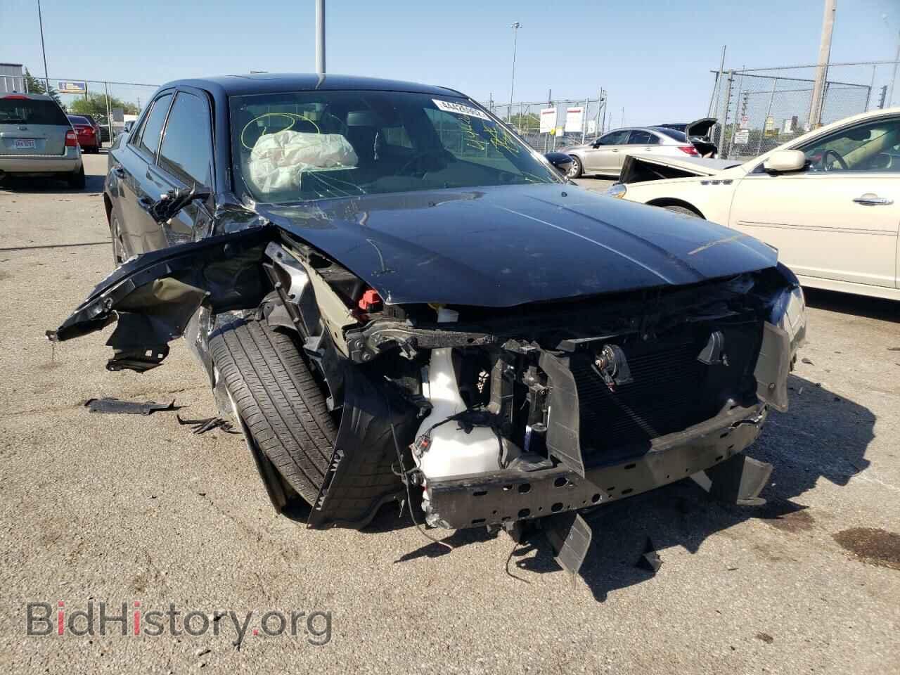 2019 CHRYSLER 300 - VIN: 2C3CCAGG1KH561503 - Фото 9