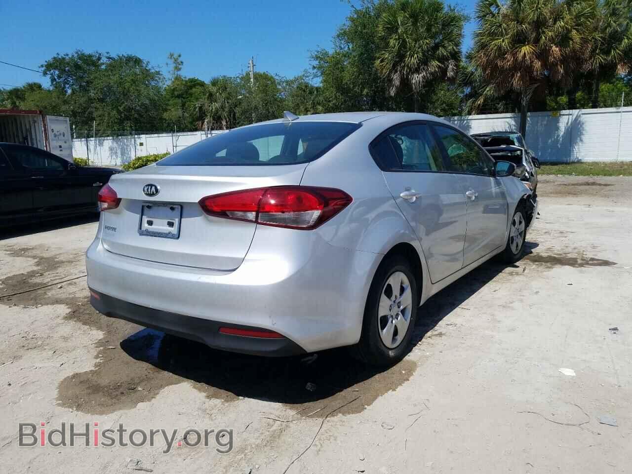 2017 KIA FORTE - VIN: 3KPFK4A7XHE077274 - Фото 4