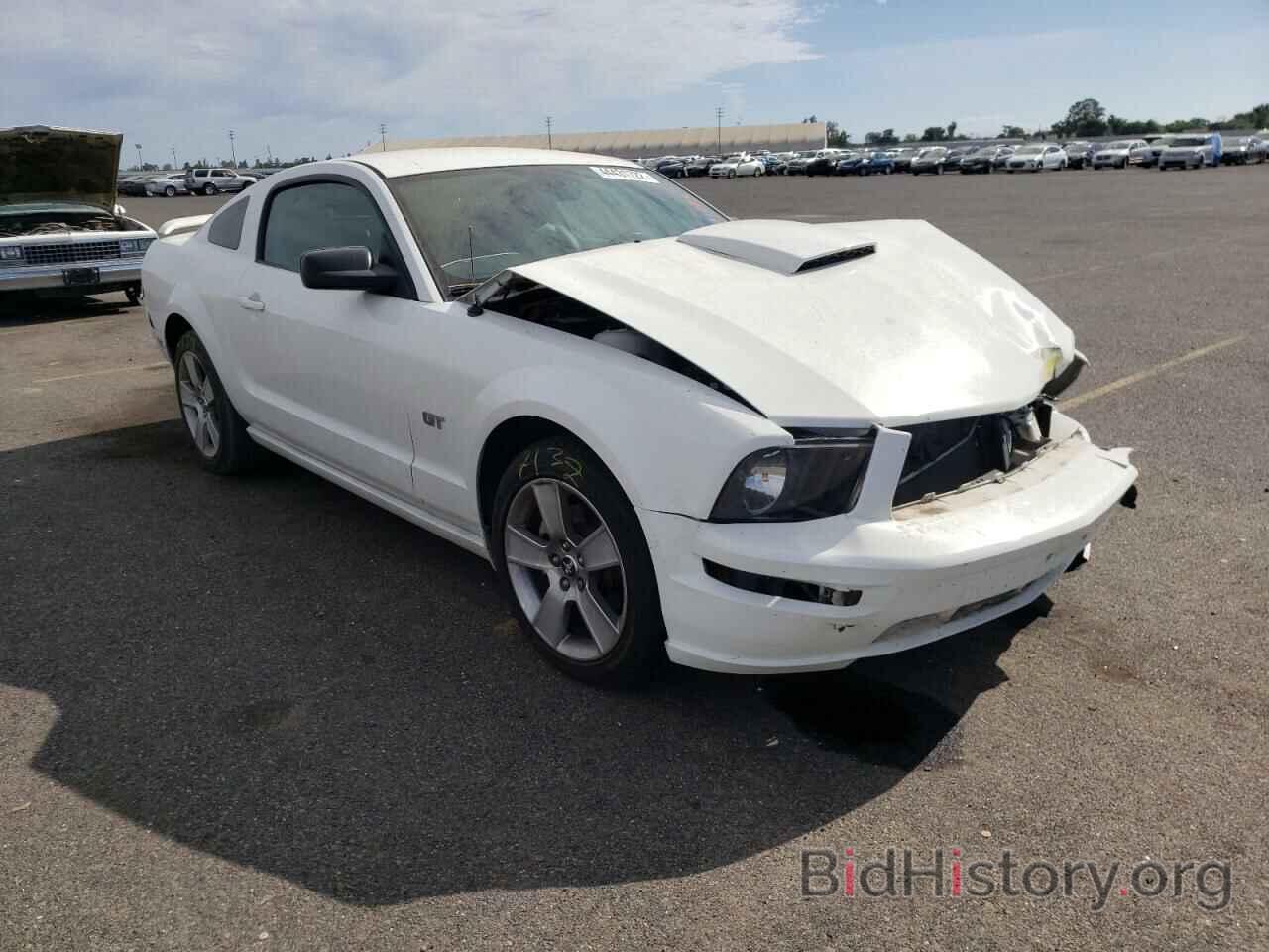 Photo 1ZVHT82H675275216 - FORD MUSTANG 2007