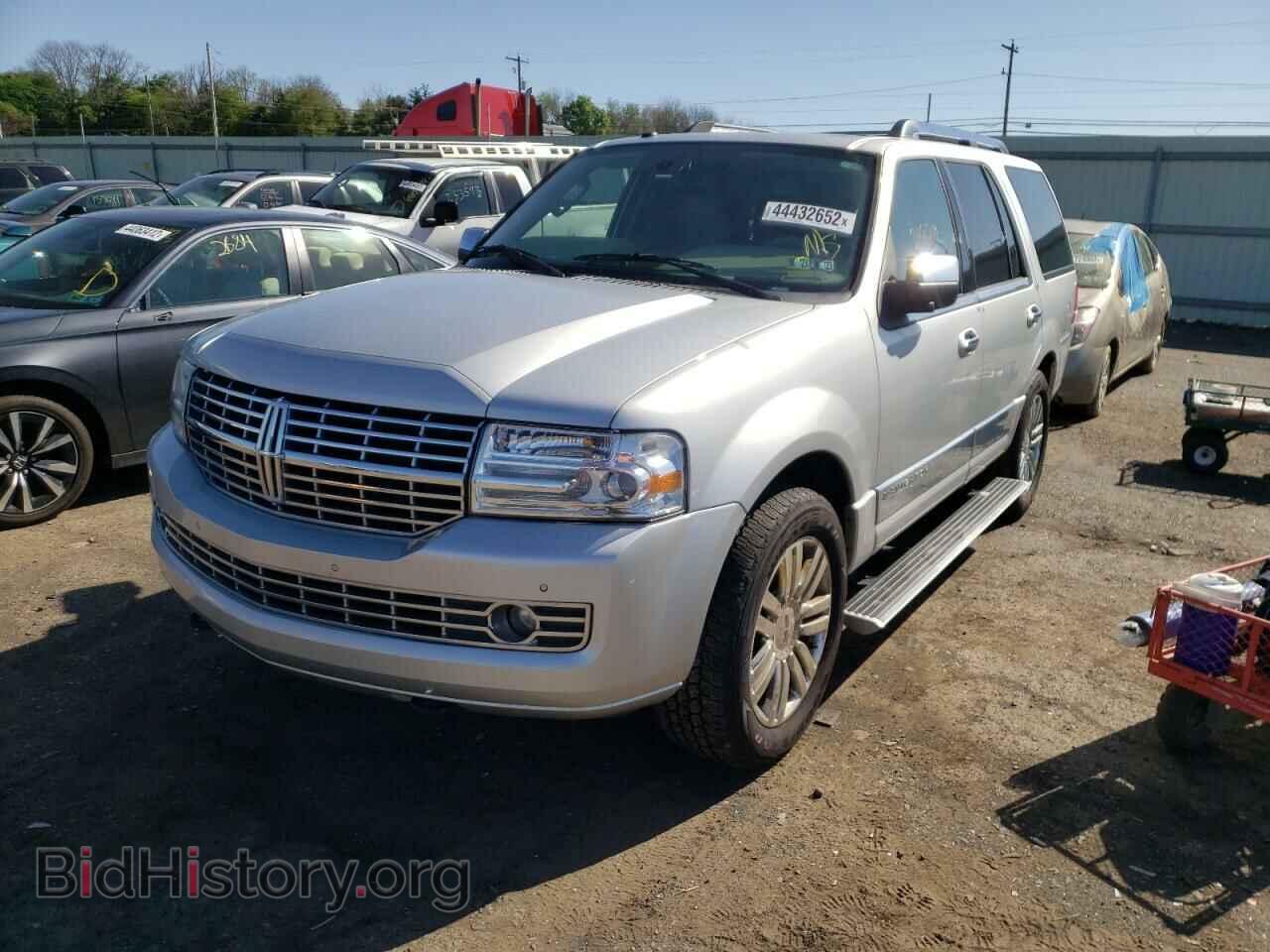 2010 LINCOLN NAVIGATOR - VIN: 5LMJJ2J5XAEJ09652 - Фото 2