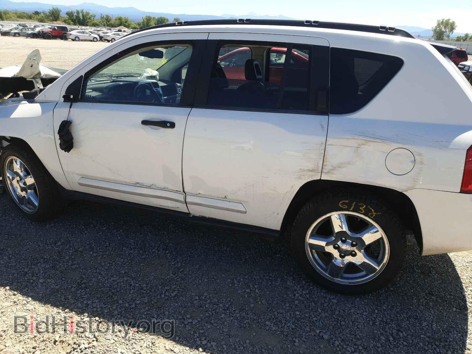 2008 JEEP COMPASS - VIN: 1J8FF57W28D660652 - Фото 9