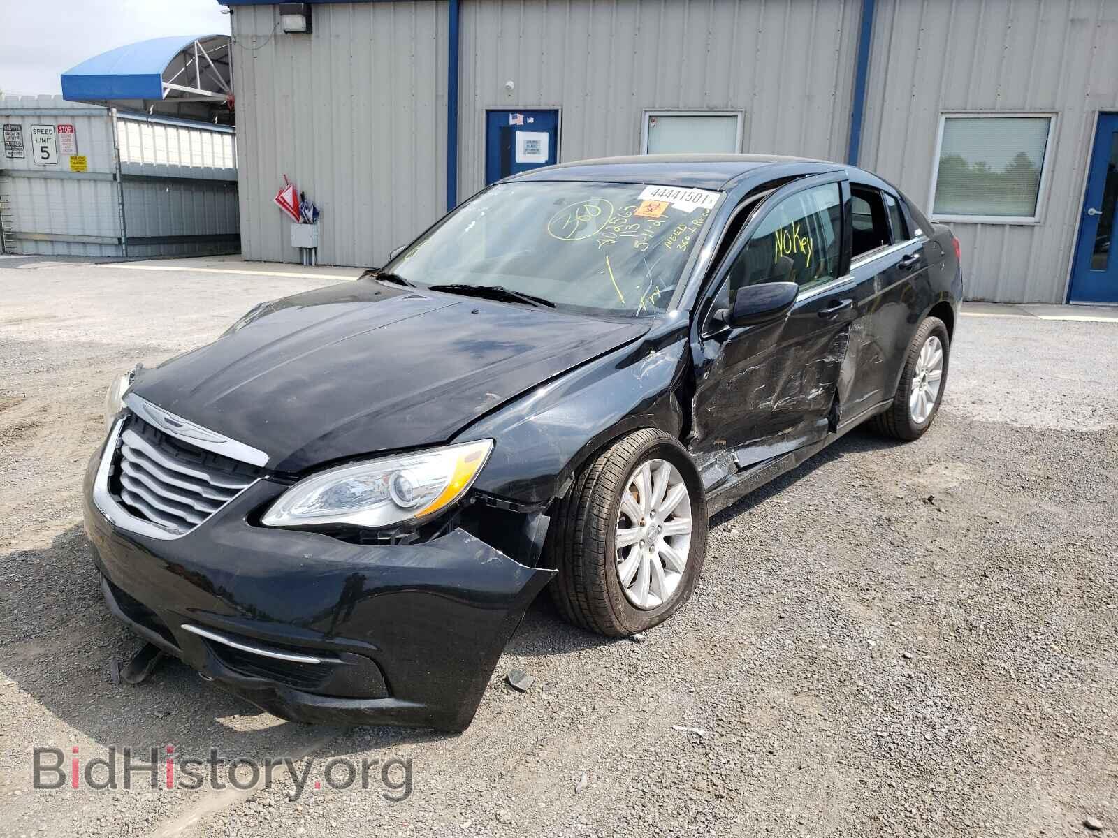 2013 CHRYSLER 200 - VIN: 1C3CCBBG7DN556409 - Фото 2
