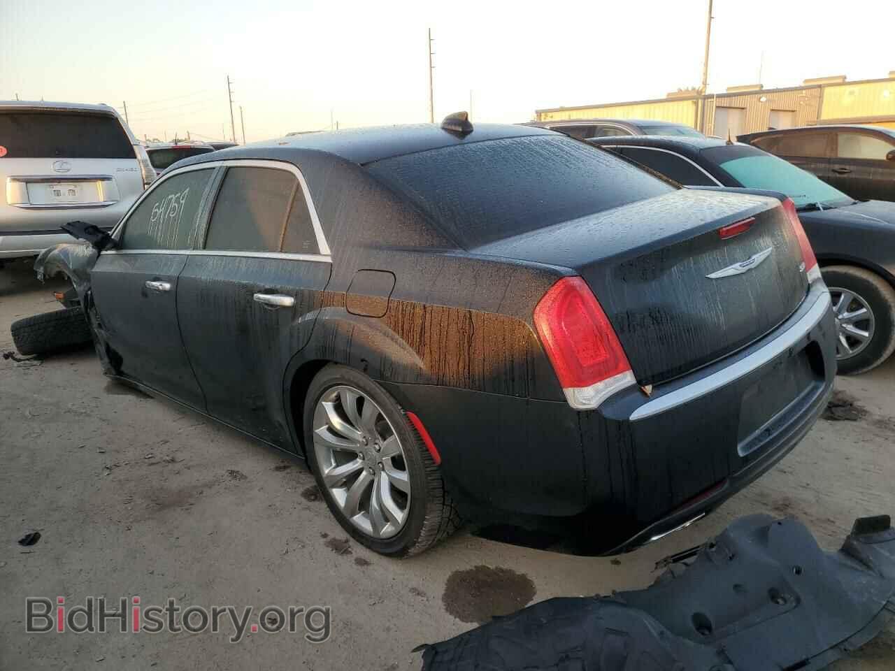 2019 CHRYSLER 300 - VIN: 2C3CCAEGXKH606022 - Фото 2