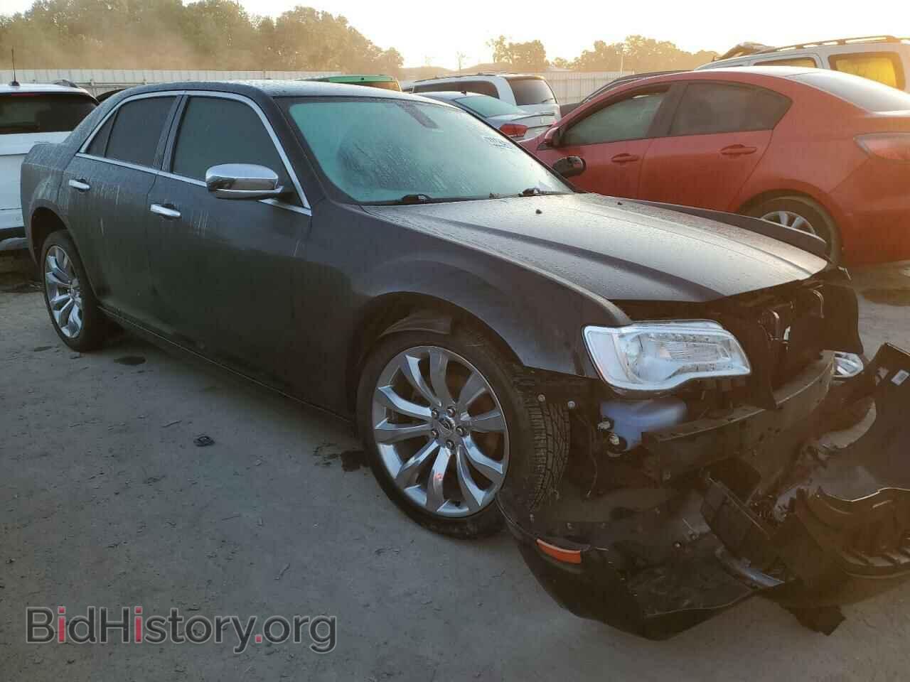 2019 CHRYSLER 300 - VIN: 2C3CCAEGXKH606022 - Фото 4