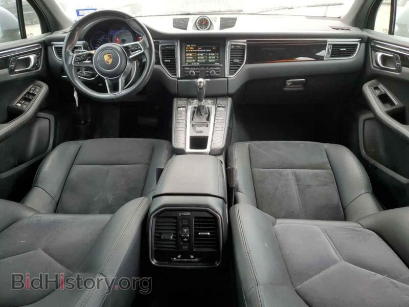 2016 Porsche MACAN (VIN WP1AB2A55GLB50181) — photo 8 of 14