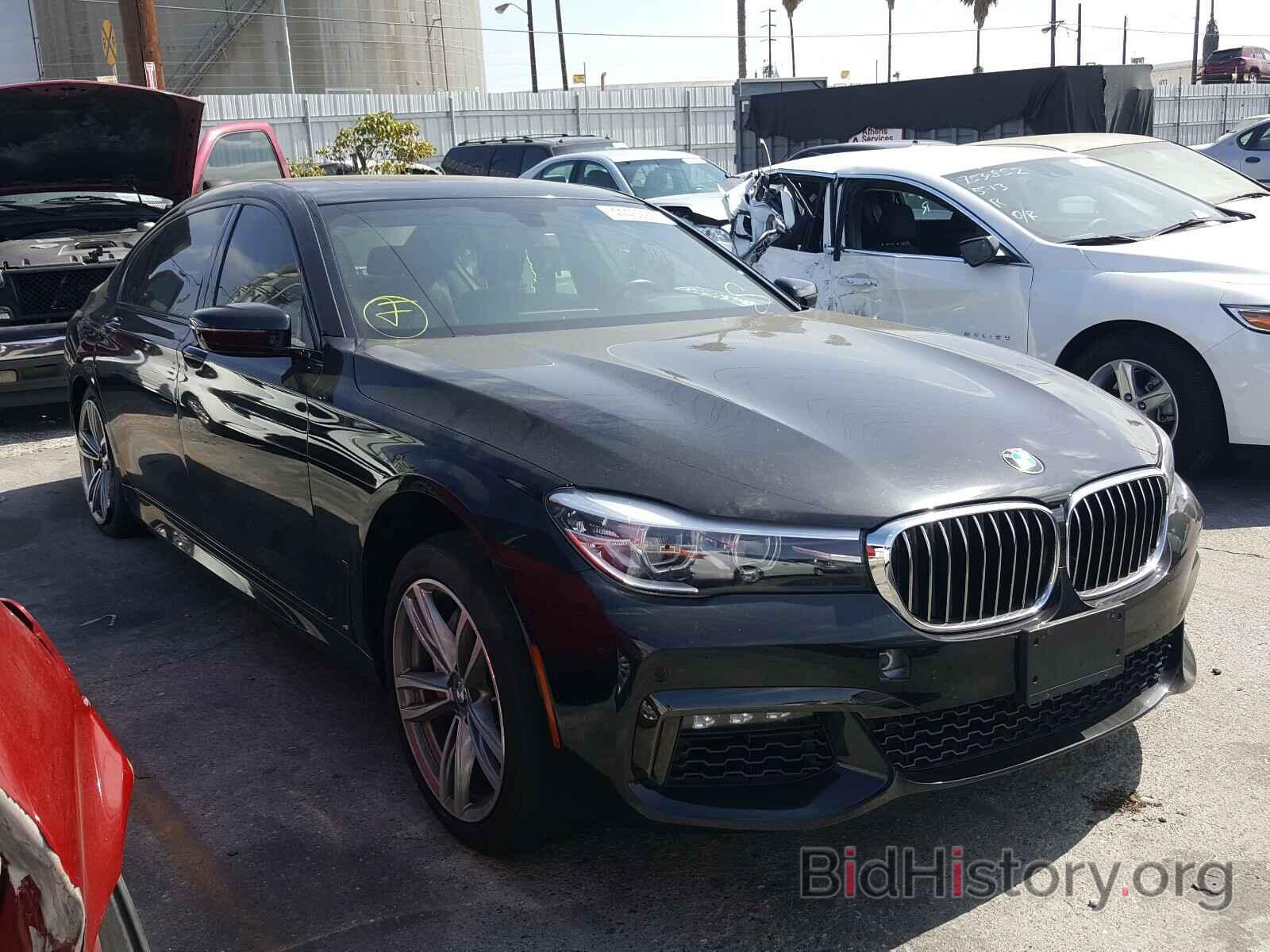 Photo WBA7E2C35HG741259 - BMW 7 SERIES 2017