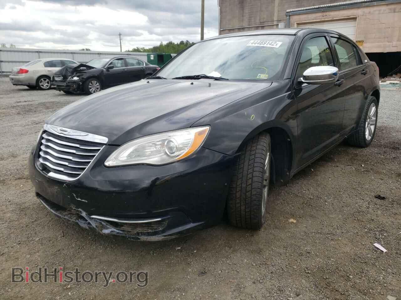 2011 CHRYSLER 200 - VIN: 1C3BC1FB6BN611725 - Фото 2