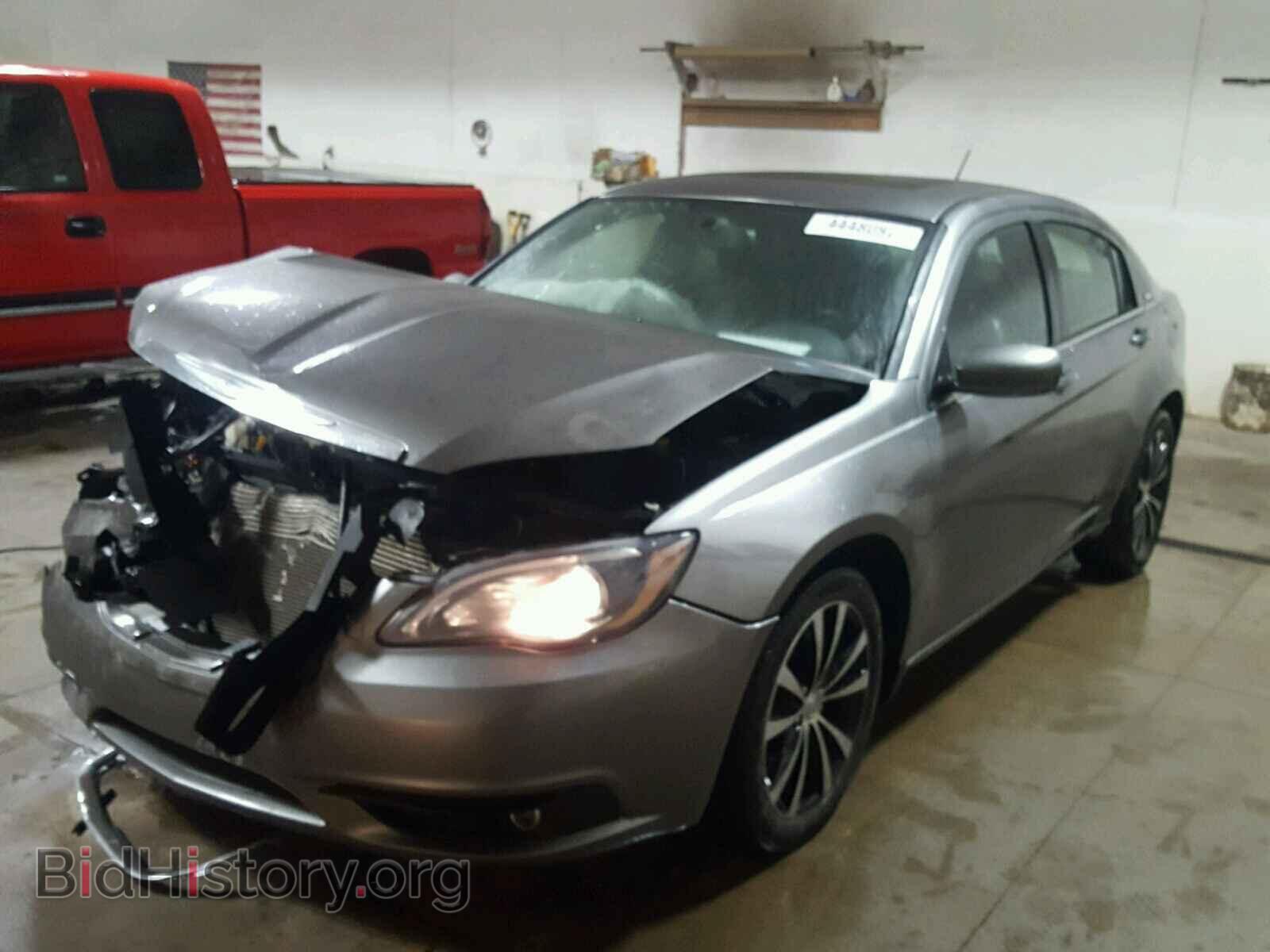 2011 CHRYSLER 200 - VIN: 1C3BC8FG2BN577710 - Фото 2