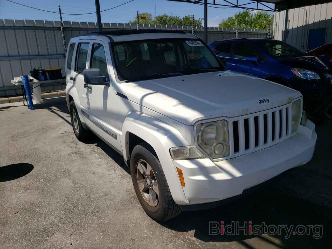 Фотография 1J8GP28K08W286705 - JEEP LIBERTY 2008