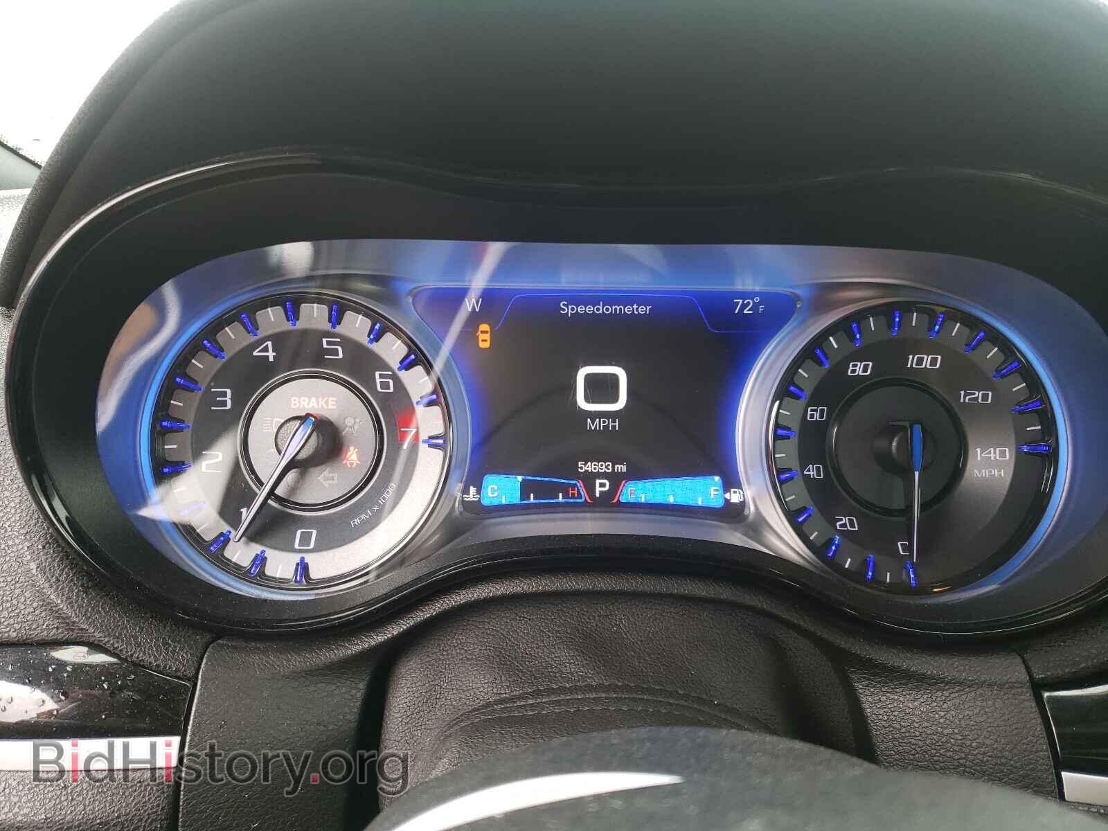 2019 CHRYSLER 300 - VIN: 2C3CCAGG6KH648572 - Фото 8