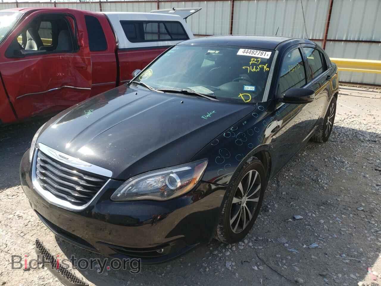 2013 CHRYSLER 200 - VIN: 1C3CCBBG8DN766176 - Фото 2