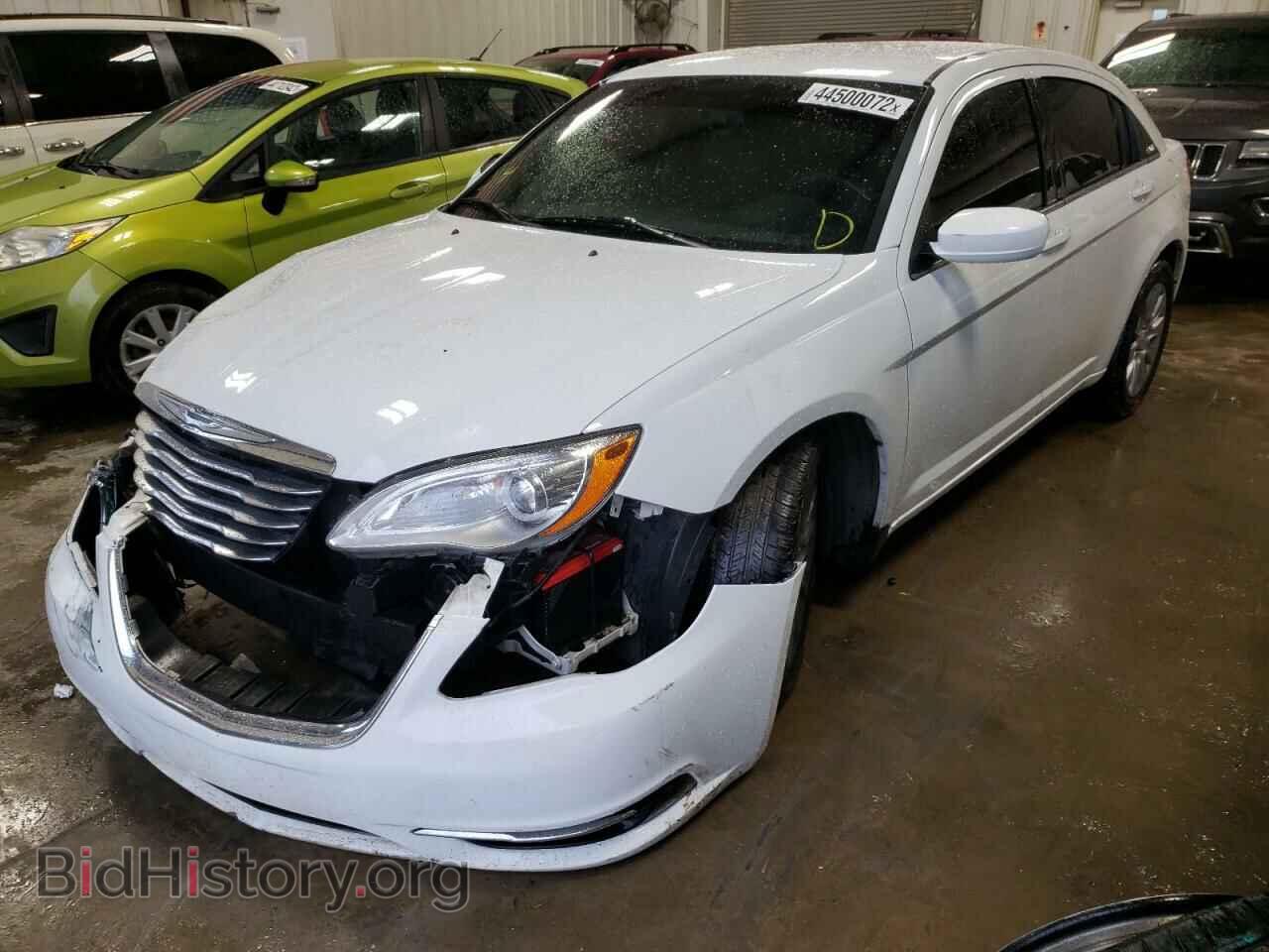 2013 CHRYSLER 200 - VIN: 1C3CCBAG2DN721459 - Photo 2