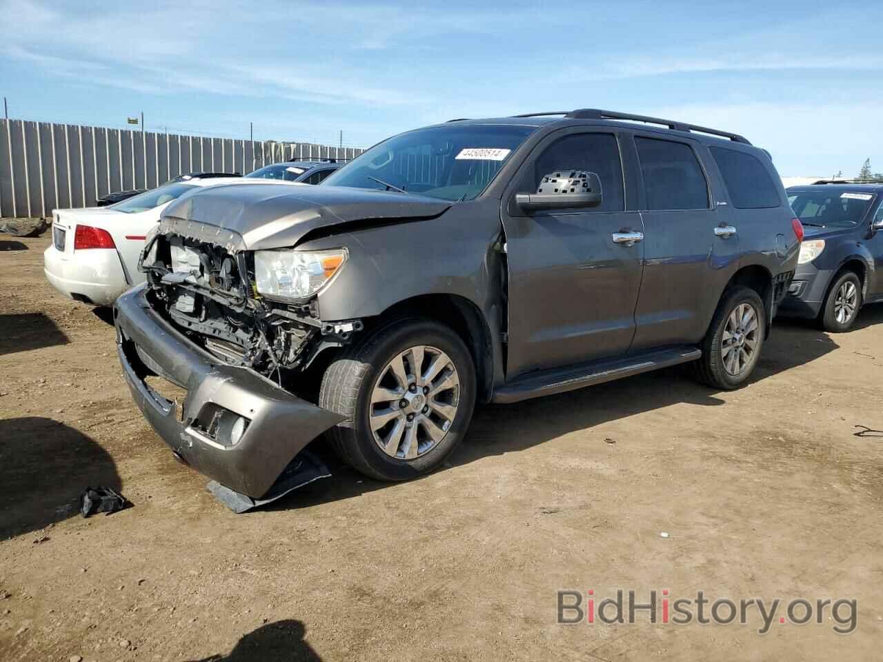 Photo 5TDDY5G15BS055064 - TOYOTA SEQUOIA 2011