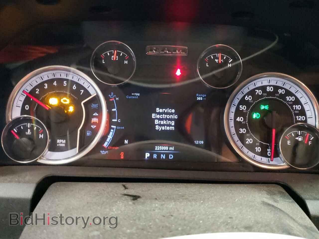 2015 RAM 1500 - VIN: 3C6RR7LT2FG709567 - Фото 9