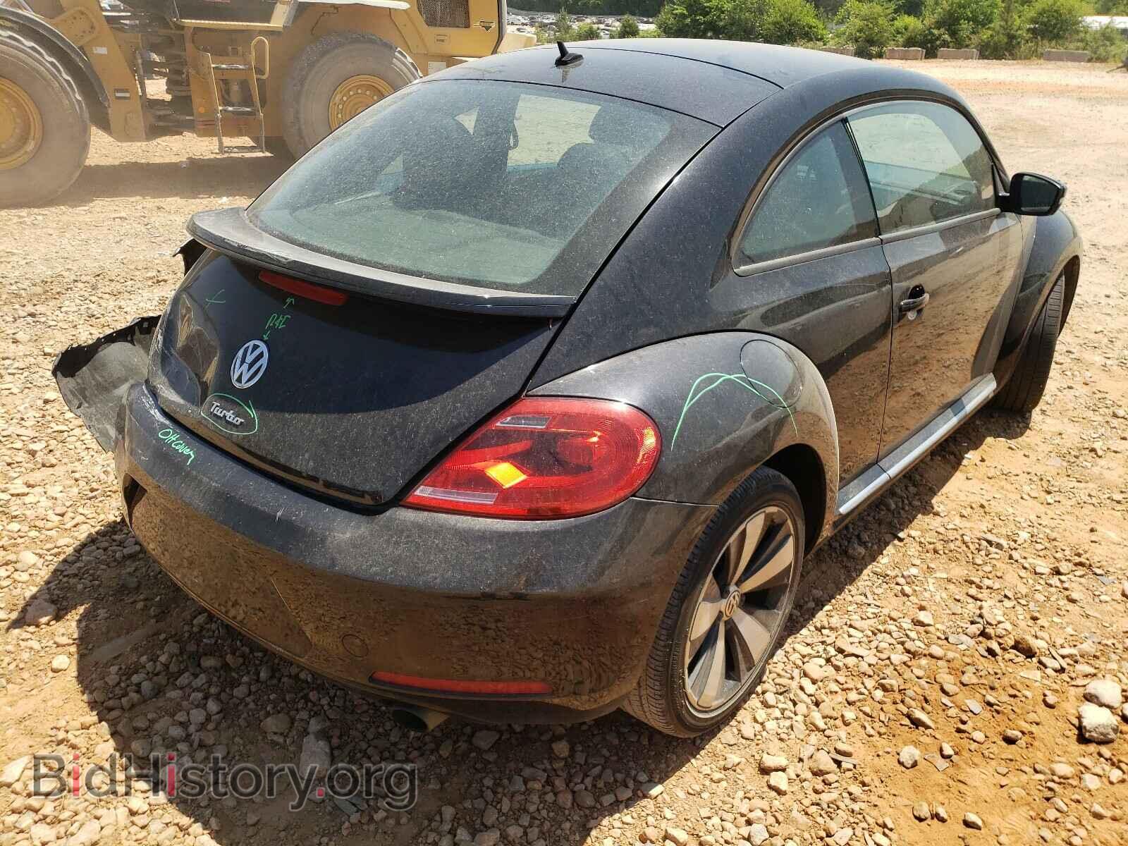 2013 VOLKSWAGEN BEETLE - VIN: 3VW4A7AT6DM618018 - Фото 4