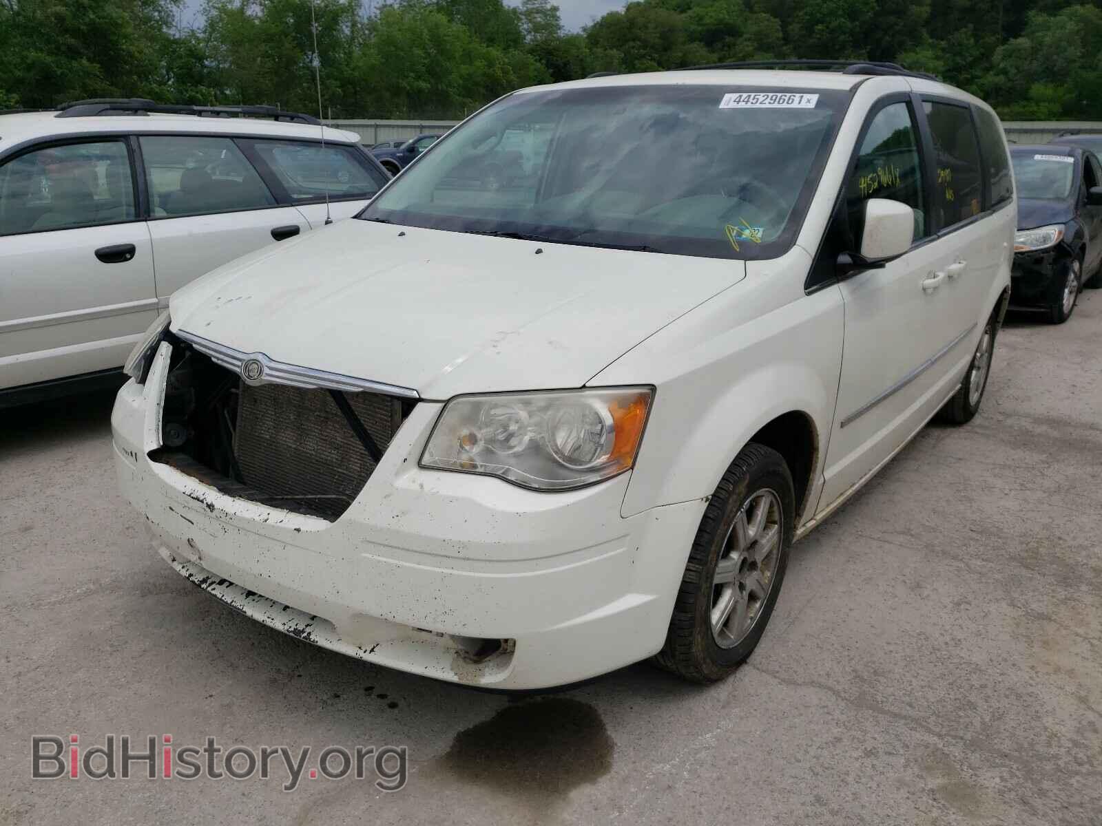 2010 CHRYSLER MINIVAN - VIN: 2A4RR5D14AR271285 - Photo 2