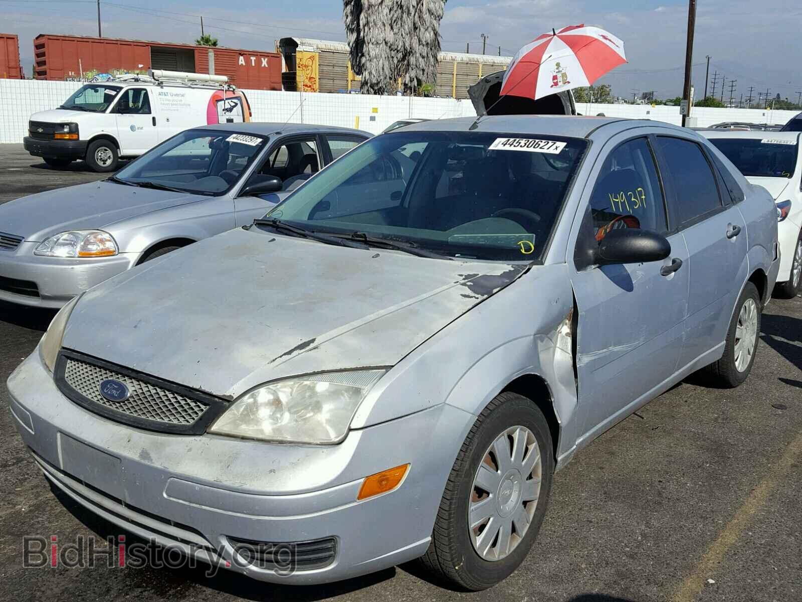 2005 FORD FOCUS - VIN: 1FAFP34NX5W304945 - Фото 2
