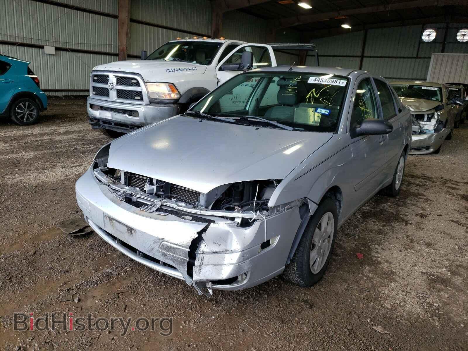 2007 FORD FOCUS - VIN: 1FAFP34N37W109398 - Фото 2