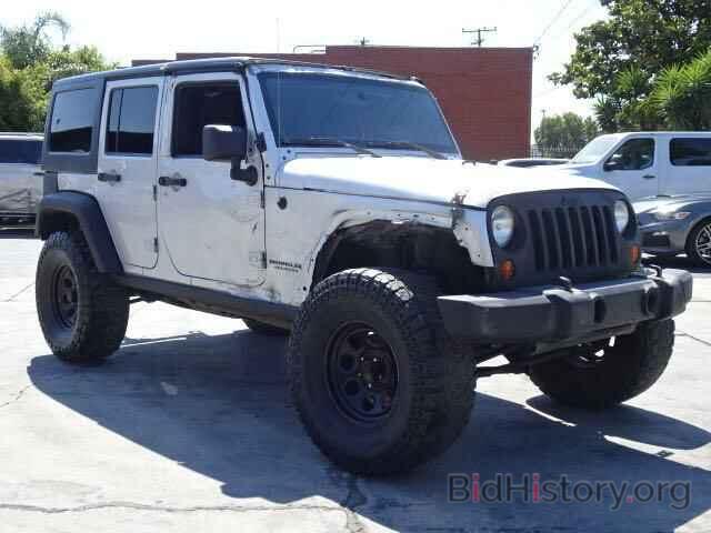 Photo 1J4HA3H10BL583261 - JEEP WRANGLER 2011