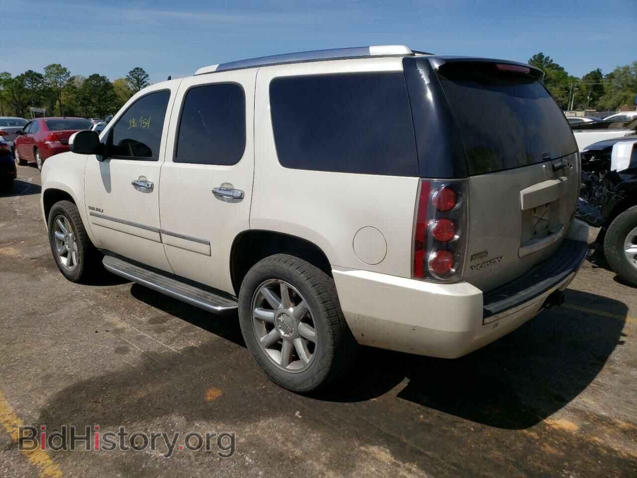2011 GMC YUKON - VIN: 1GKS2EEFXBR398978 - Фото 2