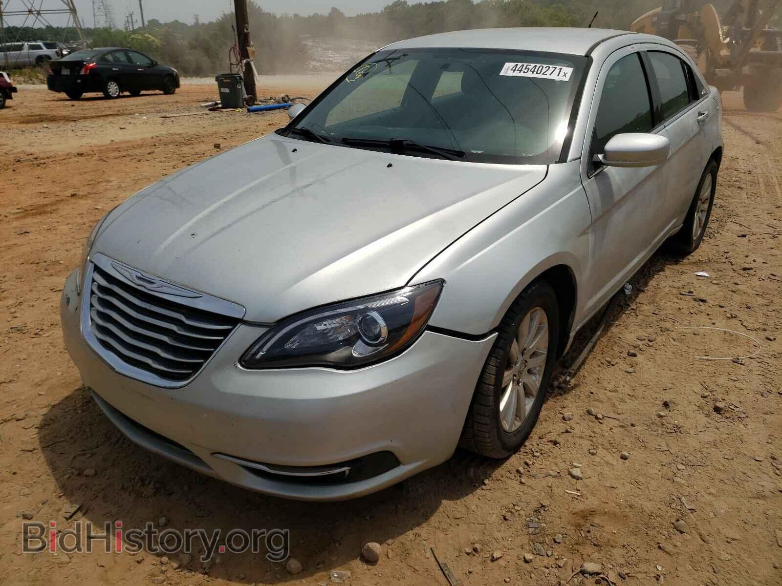 2011 CHRYSLER 200 - VIN: 1C3BC1FB6BN585711 - Фото 2