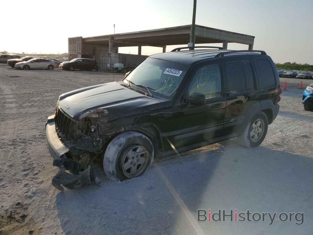 Photo 1J4GK48KX6W254675 - JEEP LIBERTY 2006