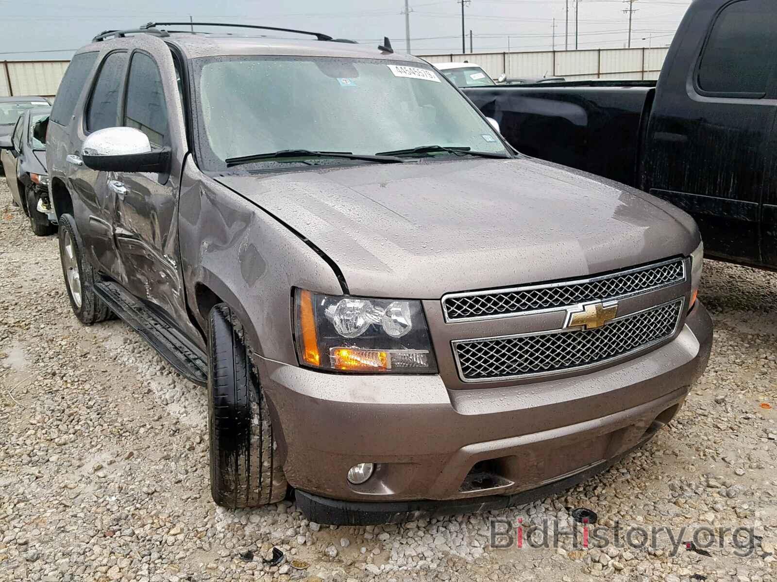 Photo 1GNSCBE09BR386475 - CHEVROLET TAHOE C150 2011