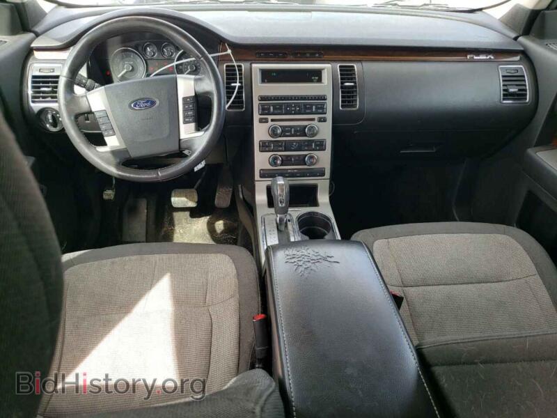 2011 Ford FLEX (VIN 2FMGK5CC0BBD25739) — photo 8 of 13