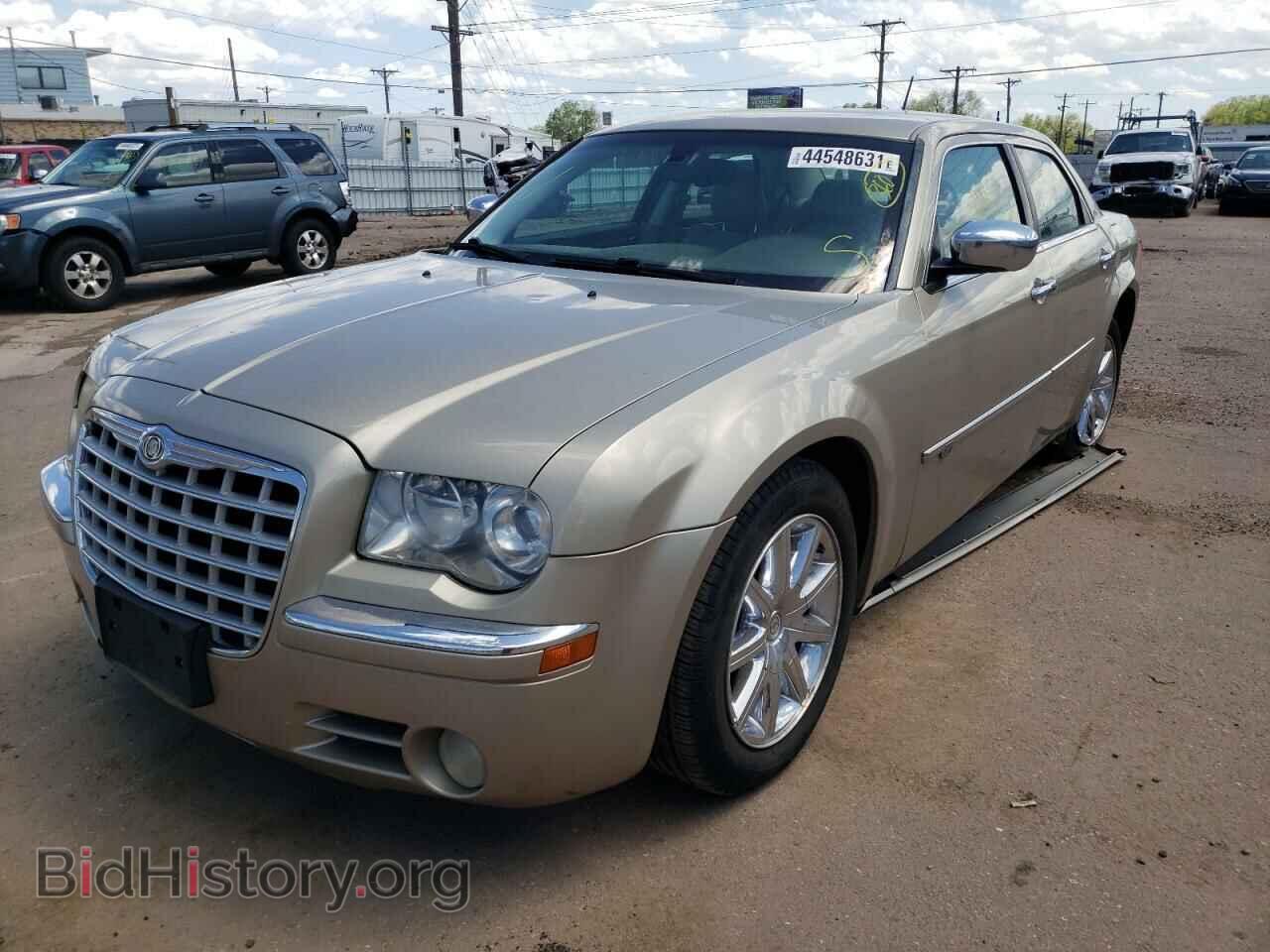 2008 CHRYSLER 300 - VIN: 2C3KA63H28H335847 - Фото 2