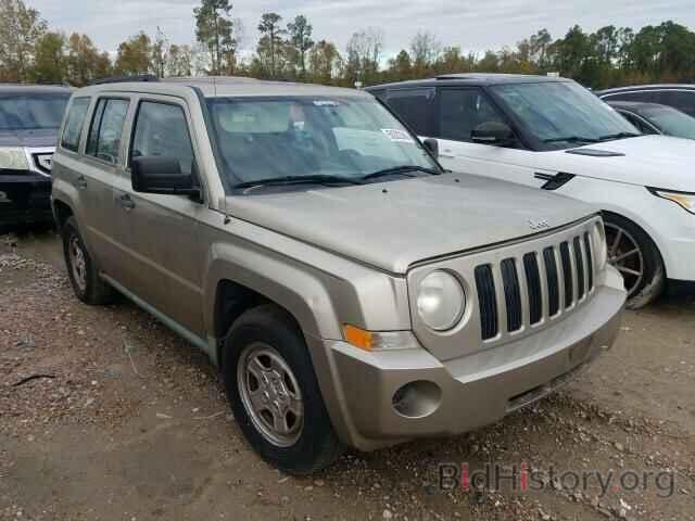 Photo 1J4NT2GB7AD556391 - JEEP PATRIOT 2010