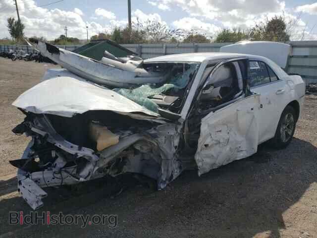 2014 CHRYSLER 300 - VIN: 2C3CCAAG2EH375627 - Фото 2