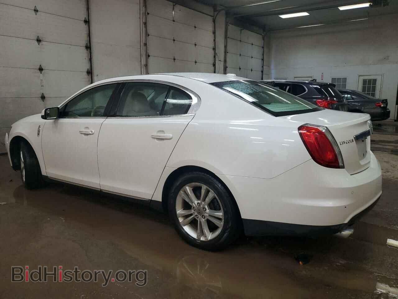 2011 LINCOLN MKS - VIN: 1LNHL9DR9BG602537 - Фото 2