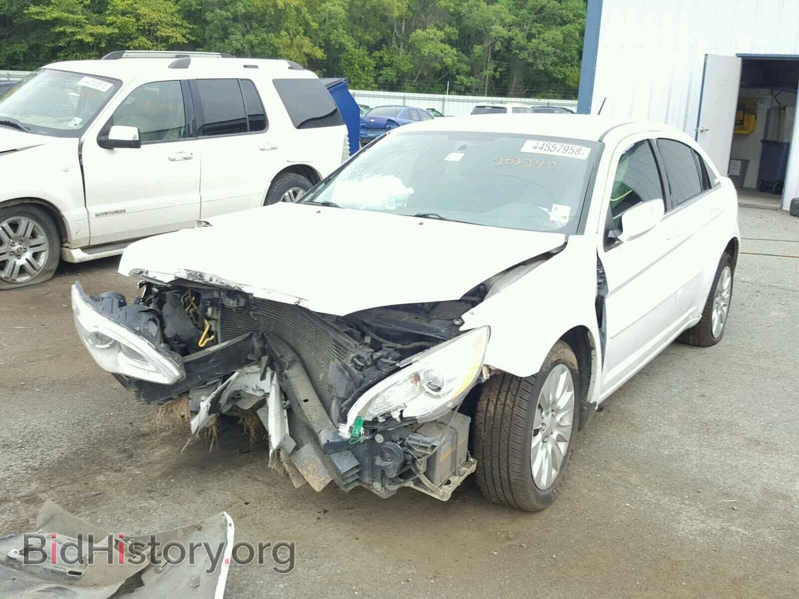 2012 CHRYSLER 200 - VIN: 1C3CCBAB4CN202240 - Фото 2