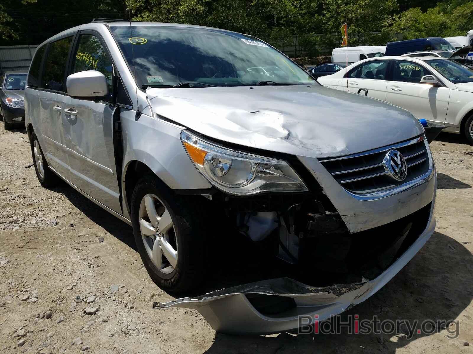 Photo 2V4RW3DG5BR717765 - VOLKSWAGEN ROUTAN 2011