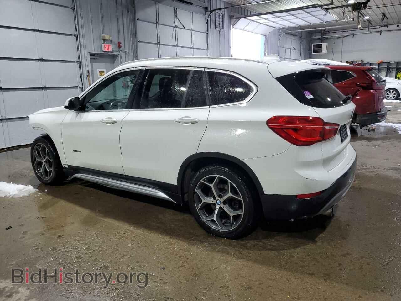 2017 BMW X1 - VIN: WBXHT3C33H5F85551 - Фото 2