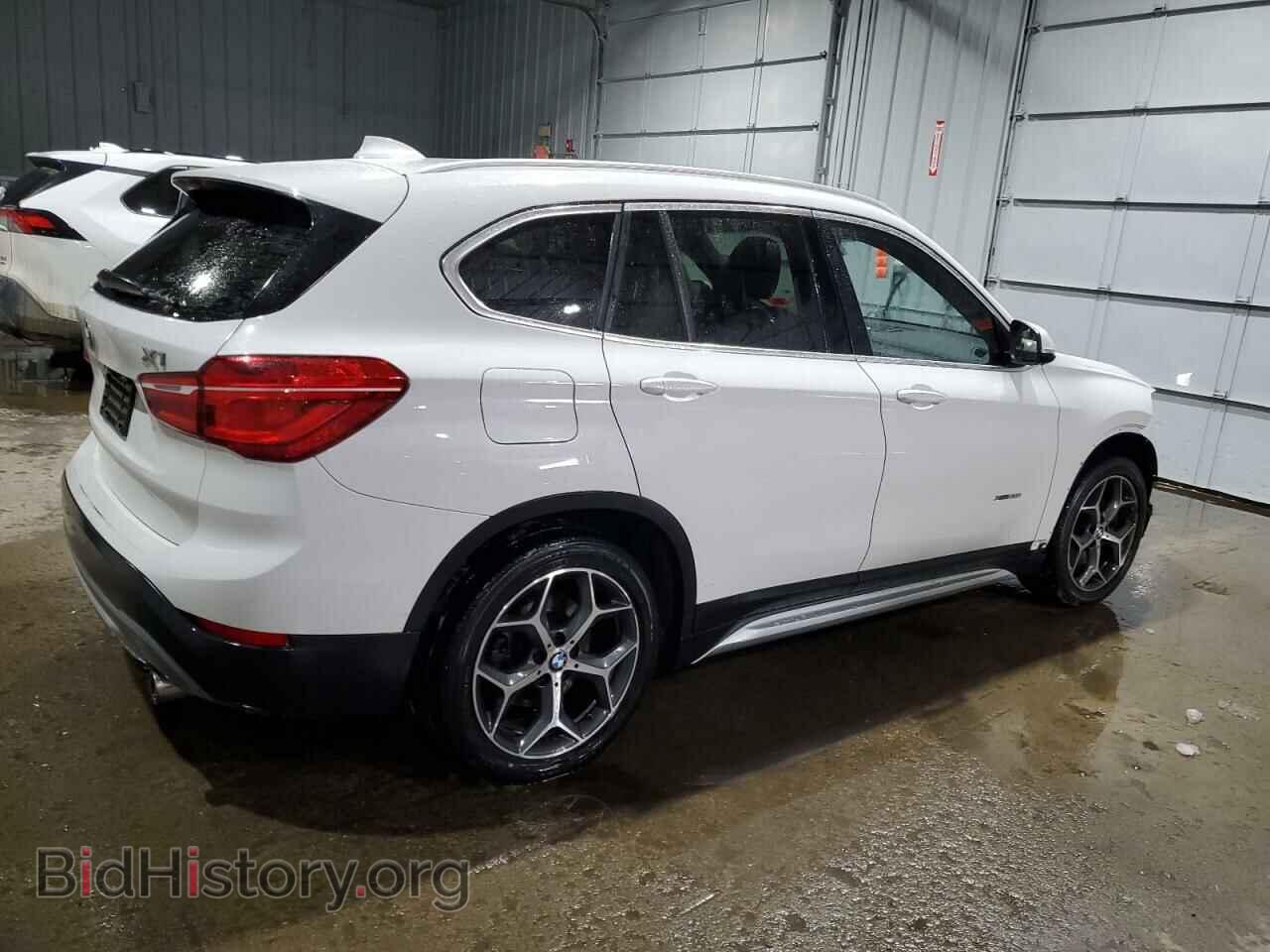 2017 BMW X1 - VIN: WBXHT3C33H5F85551 - Фото 3